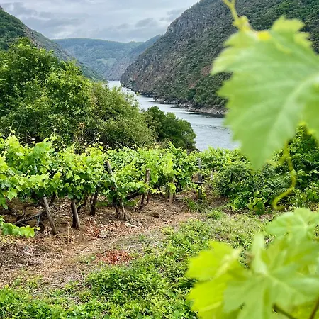 Chulavista House By Kev Landhaus Parada de Sil