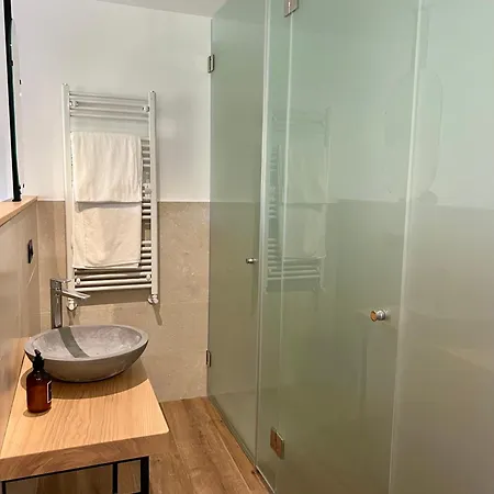 Chulavista House By Kev Landhaus Parada de Sil